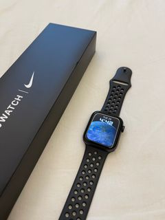 Apple Watch Nike SE 44MM, Mobile Phones & Gadgets, Wearables