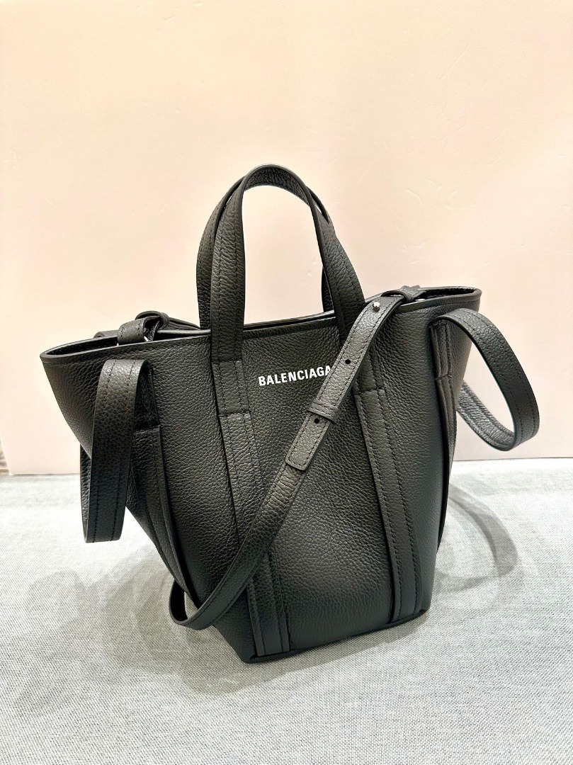 Balenciaga Everyday XS North South Shoulder Tote Bag 672793