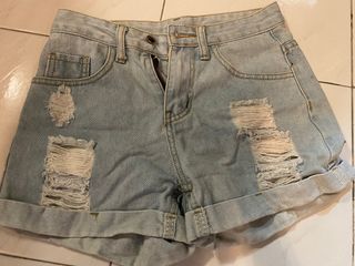(Category: ) located in . Submitted by SoLucky_preloved (Listing ID 1192809581, Image 1). Description: .