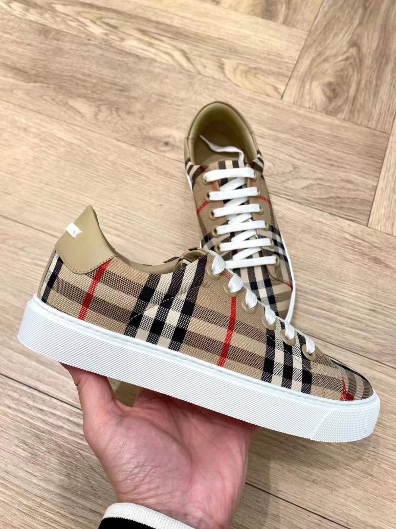 スニーカー BURBERRY Women Sneakers 8049777 A7026 beige Burberry shoes sneakers woman in leather and fabric pattern