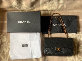 (Category: ) located in . Submitted by piamfinds (Listing ID 1192809419, Image 1). Description: .
