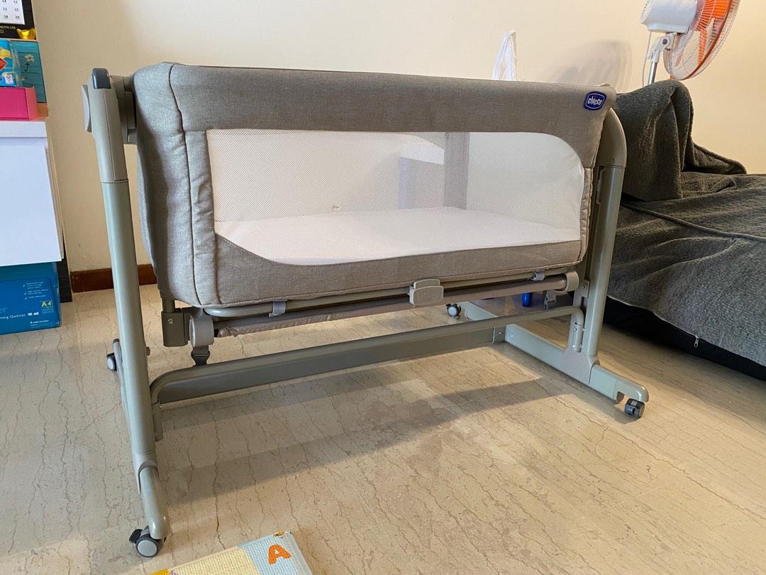 Chicco Next2me cot, Babies & Kids, Baby Nursery & Kids Furniture, Cots
