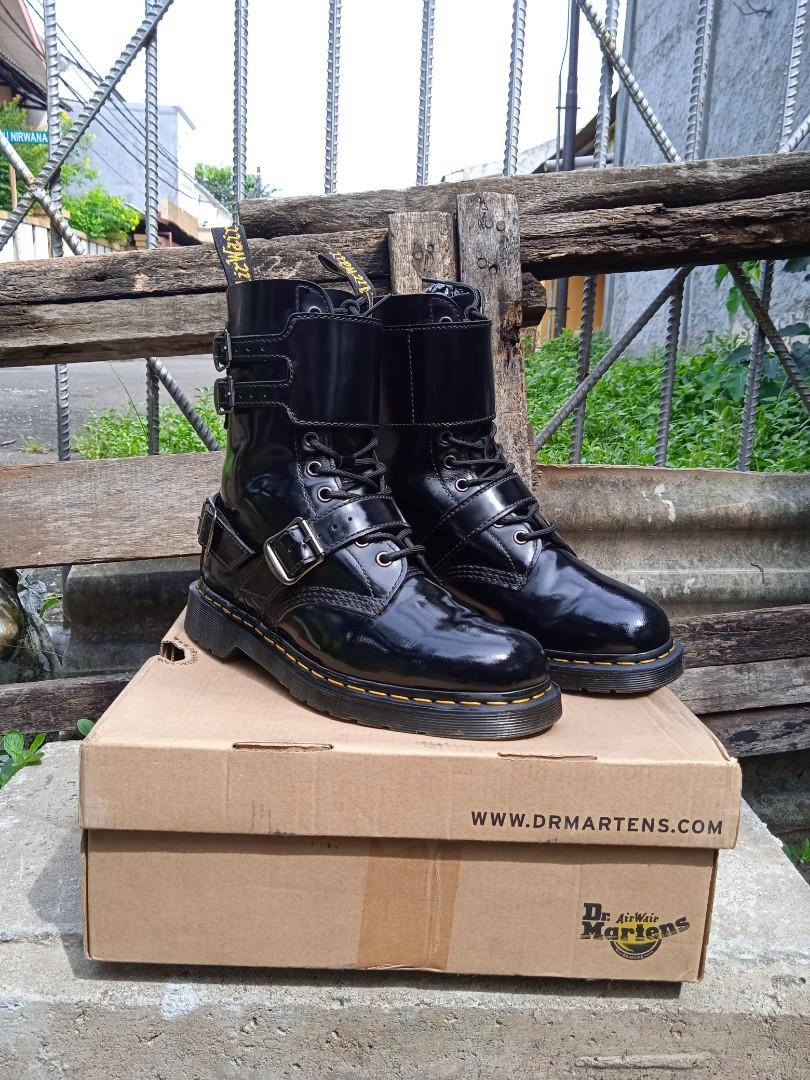 Dr martens 1490 joska Fesyen Pria Sepatu Sepatu Boot di Carousell