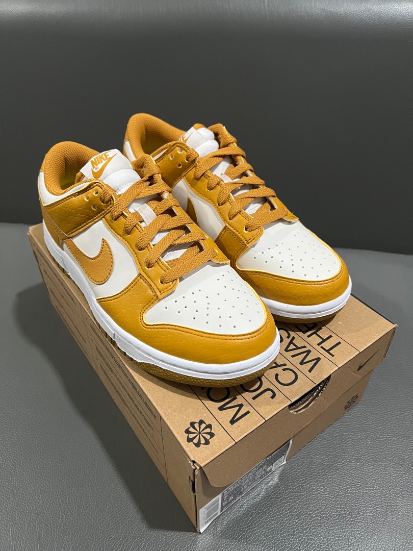 dunk low curry on feet