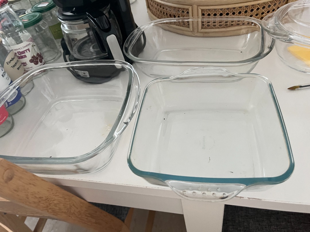 Glass oven dishes, Furniture & Home Living, Kitchenware & Tableware