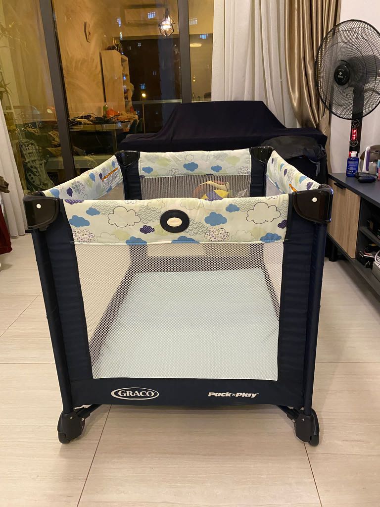 Graco Playpen, Babies & Kids, Baby Nursery & Kids Furniture, Cots