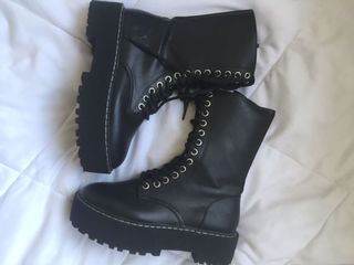 (Category: ) located in . Submitted by CZA.PRELOVED (Listing ID 1192651496, Image 1). Description: .