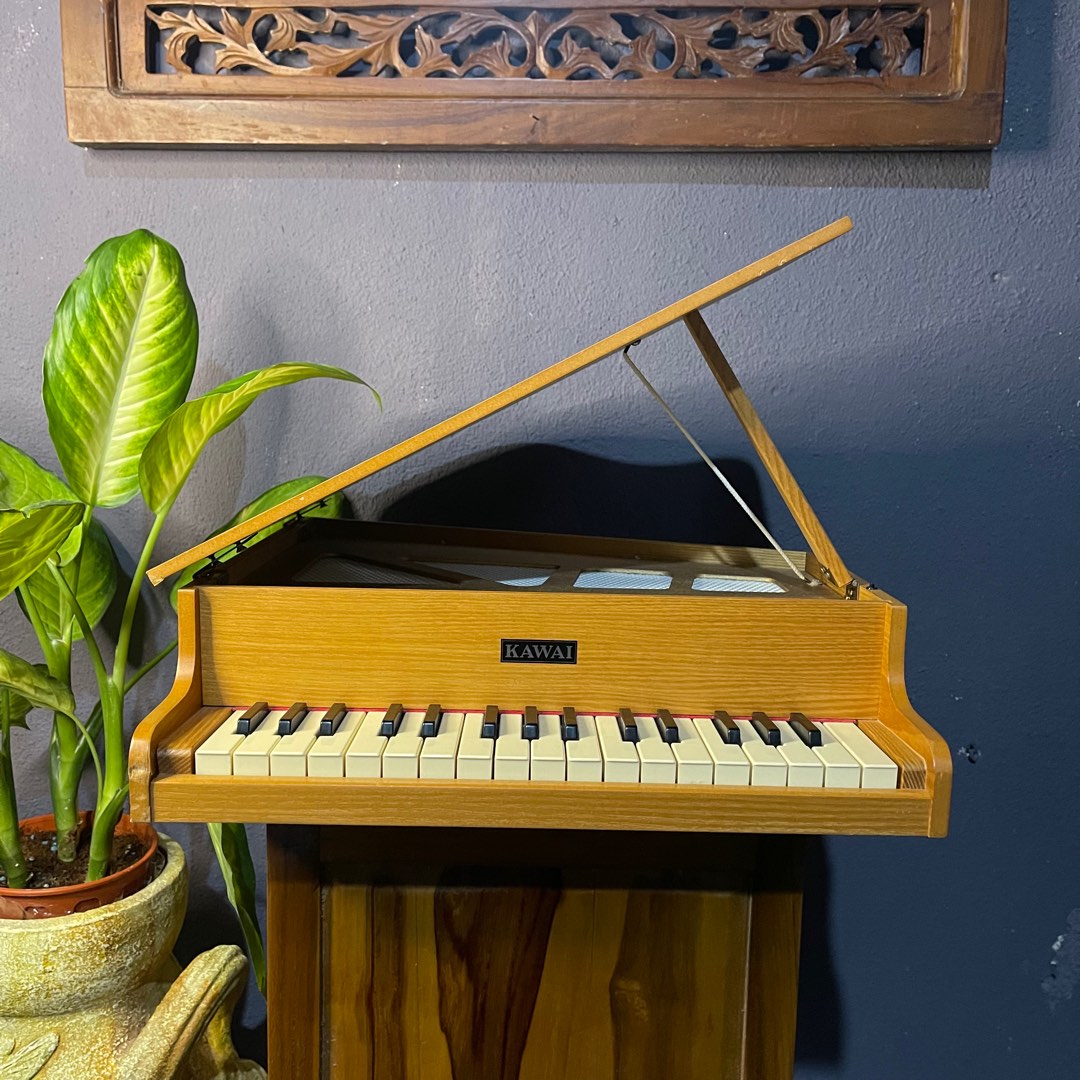 Kawai store mini piano