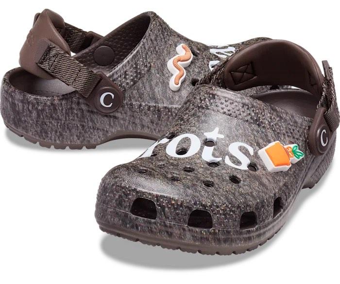 LIMITED EDITION CROCS CARROTS, Women's Fashion, Footwear, Flipflops and Slides on Carousell