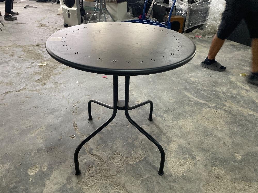 Metal Frame Outdoor 4 Seater Round Dining Table Black Colour / Bingkai ...