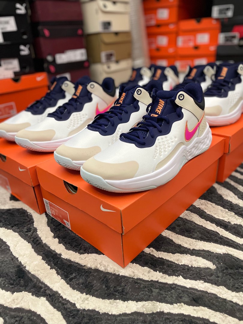 mens nike flyby low 2