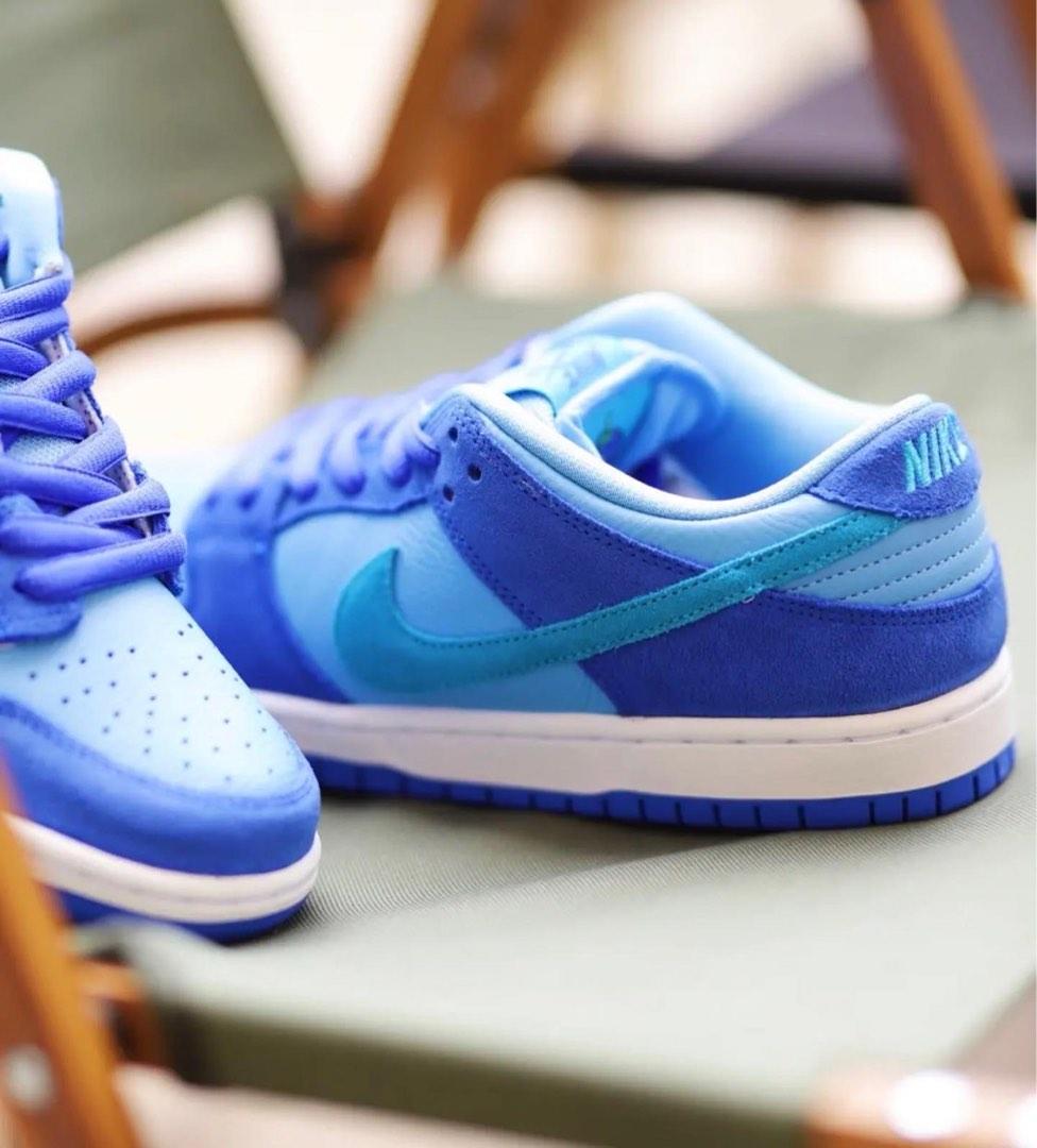 nike dunk blue raspberry on feet