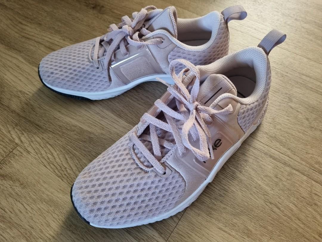 Nike in season on sale tr 8 mauve