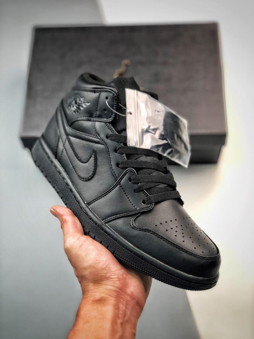 Air jordan 1 mid triple black discount