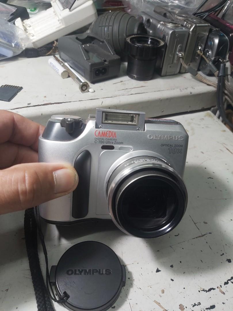 OLYMPUS DIGITAL C700 ULTRA ZOOM 10X OPTICAL ZOOM 2.1 MEGA PIXEL,(TOP