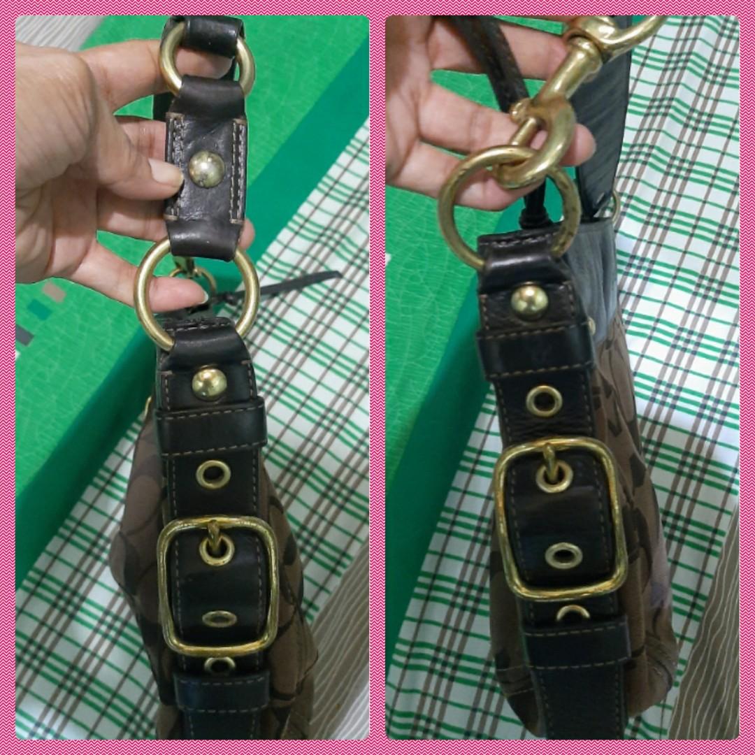 Original Coach Bag (Category: Shoulder Bags) located in Taguig. Submitted by ilavdimple (Listing ID 1192703028, Image 3). Description: Authentic/original coach bag US bought houston texas (not ukayukay japan/korea) From pasabuy balikbayan box (family friend) Size medium Ykk zipper Spacious Kasya long wallet, slipper at authomatic umbrella No damage no repair no butas no cracks no nisnis no fade sa canvas materials etc.. sign of used and stored lo