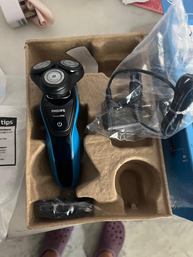 Philips shaver series 5000, Beauty & Personal Care, Men's Grooming on Carousell
