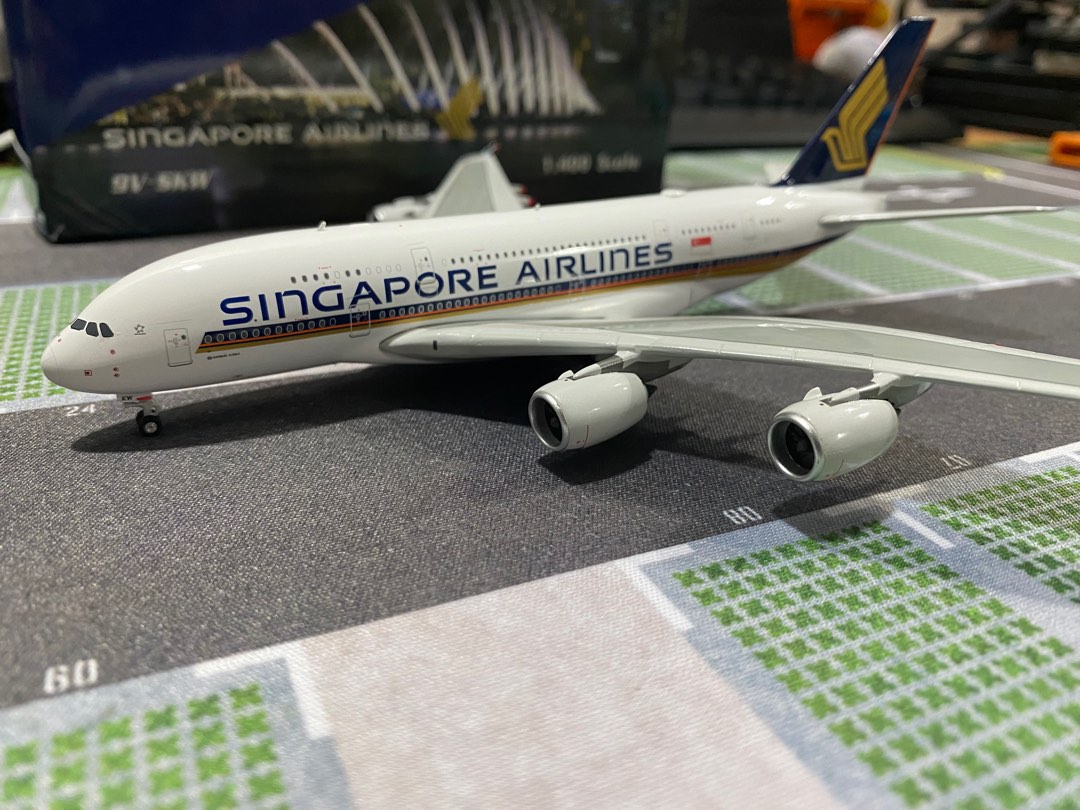 Phoenix Singapore airlines Airbus A380 1:400, Hobbies & Toys, Toys