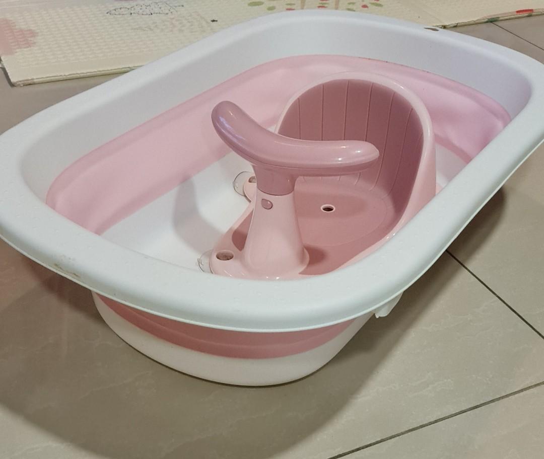 Preloved Baby Bath Tub (foldable) and Baby Shower Seat set, Babies