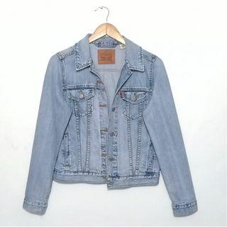 Preloved Levi’s Women’s Jacket