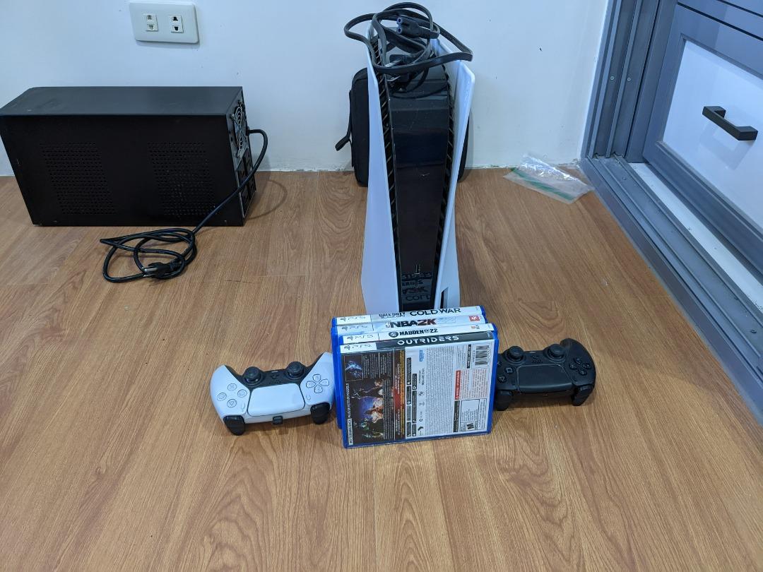 PS5 disc console with 2 controllers and games, Video Gaming, Video Game