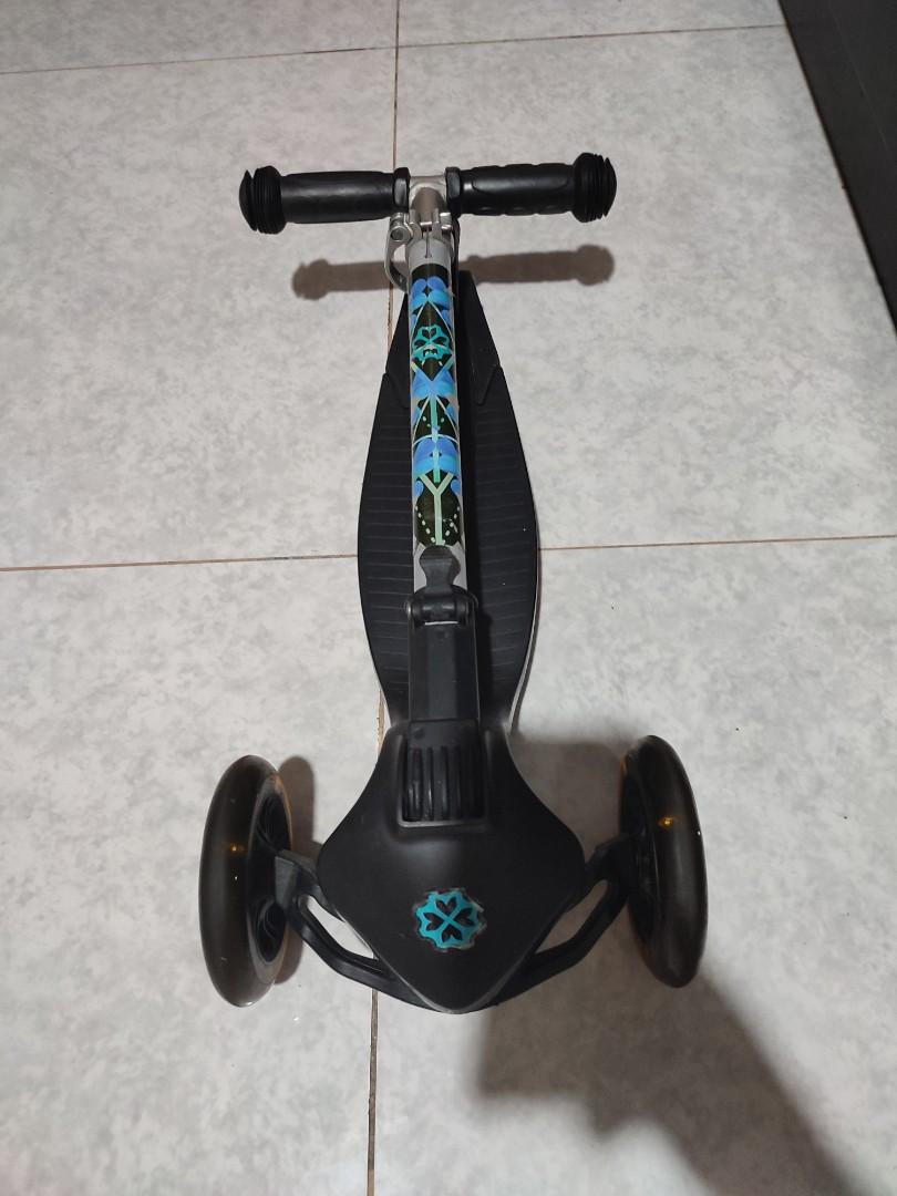 RUX (3wheel) Twist Kick SCOOTER with safety gloves, pads and headgear