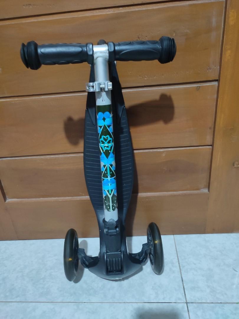 RUX (3wheel) Twist Kick SCOOTER with safety gloves, pads and headgear