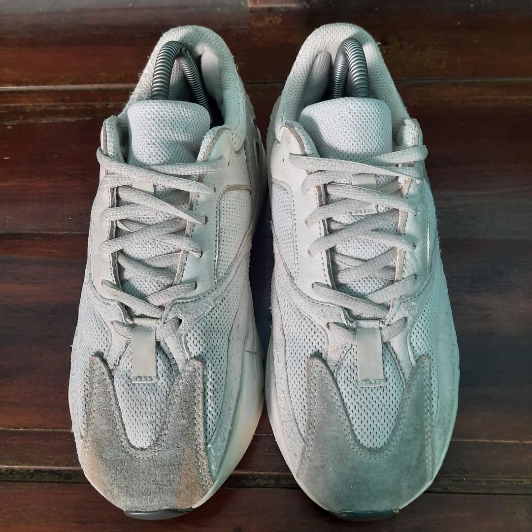 Sepatu Adidas yeezy 700 original second brand
