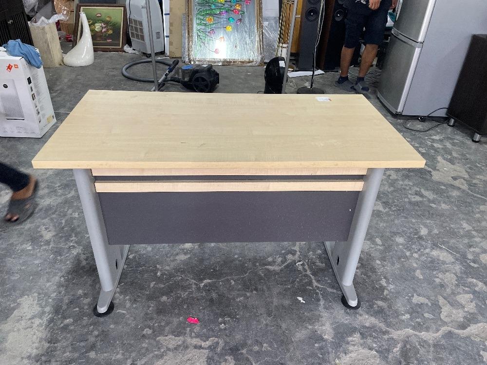 Wooden Study Desk White Colour / Meja Belajar Kayu Warna Putih