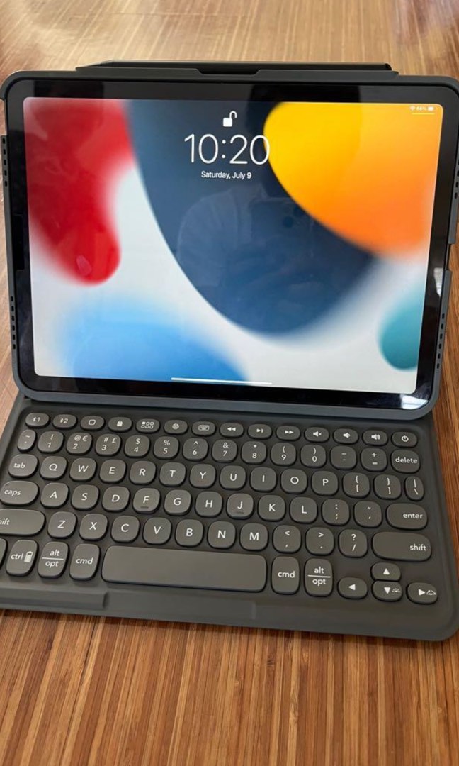 Zagg Pro Keys for iPad Air 4 and 5 (keyboard case), Mobile Phones