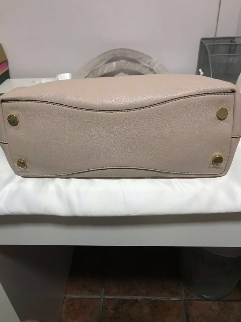 Authentic Michael Kors Raven Light Pink Shoulder Bag Luxury Bags