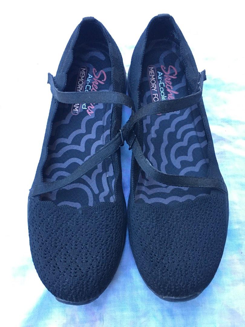 Authentic Skechers Air Cooled Memory Foam Lightweight (Category: Sneakers) located in Tarlac. Submitted by importedbranded (Listing ID 1192837635, Image 1). Description: Authentic Skechers Memory Foam Air Cooled VERY LIGHTWEIGHT AND COMFY LIKE NEW (USED ONLY ONCE) Size 8.5 US Legit Sketchers Sneakers.