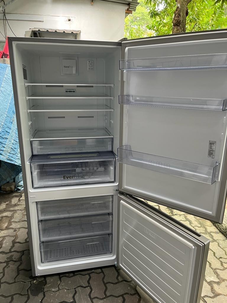 BEKO Bottom Freeze refrigerator 415L Display Set 3 months warranty