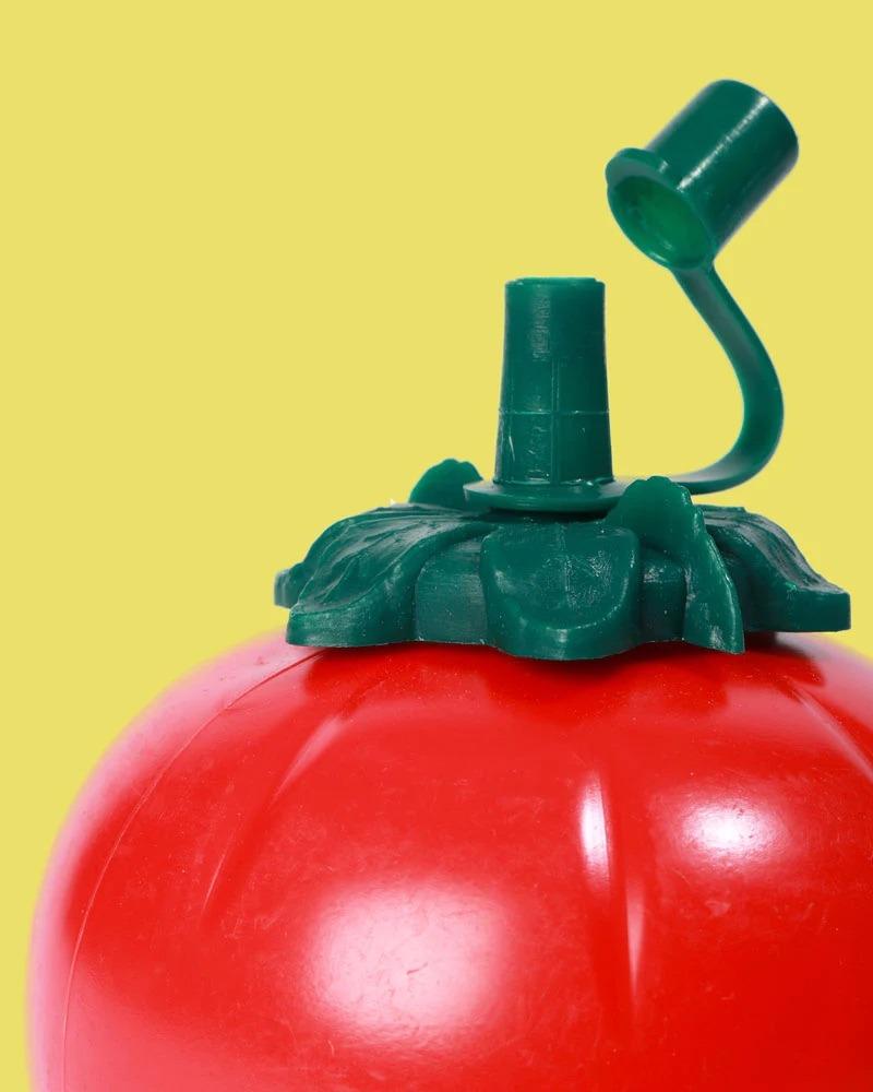 Big Tomato Ketchup Dispenser, 傢俬＆家居, 廚具和餐具, 炊具及配件 Carousell