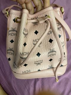 (Category: ) located in . Submitted by faezajoharicollection (Listing ID 1192928054, Image 1). Description: .