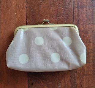 (Category: ) located in . Submitted by stopshopandbemerry (Listing ID 1192879753, Image 1). Description: .