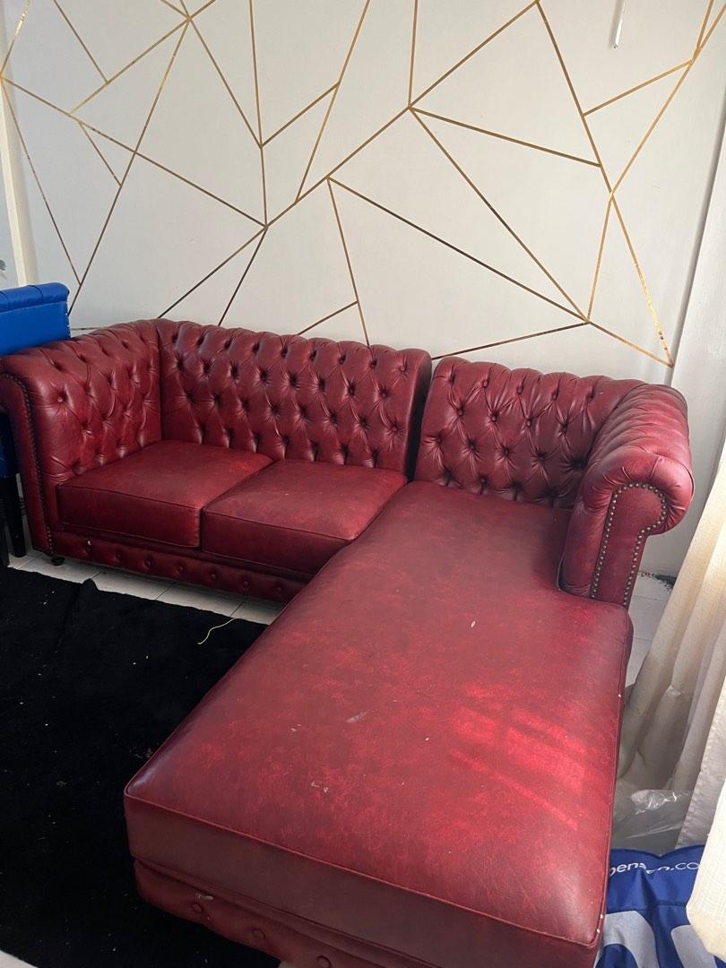 Chesterfield sofa (Category: Sofas) located in Manila. Submitted by missgrace_collection (Listing ID 1192846011, Image 1). Description: Minor issues .