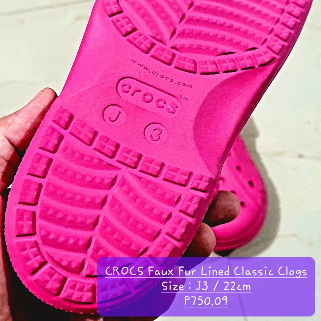 CROCS Faux Fur Lined Classic Clogs (Size J3 / 22cm), Babies & Kids, Babies & Kids Fashion on