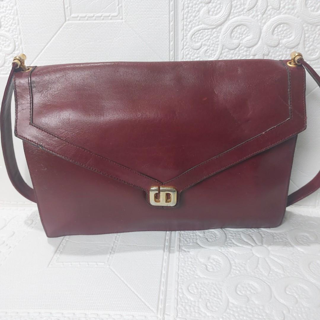 Dior project bag (Category: Luxury Bags & Wallets) located in Rizal. Submitted by riri.rarapreloved (Listing ID 1192836213, Image 1). Description: preloved dior project bag pero sobrang mahal nyan sa preloved.