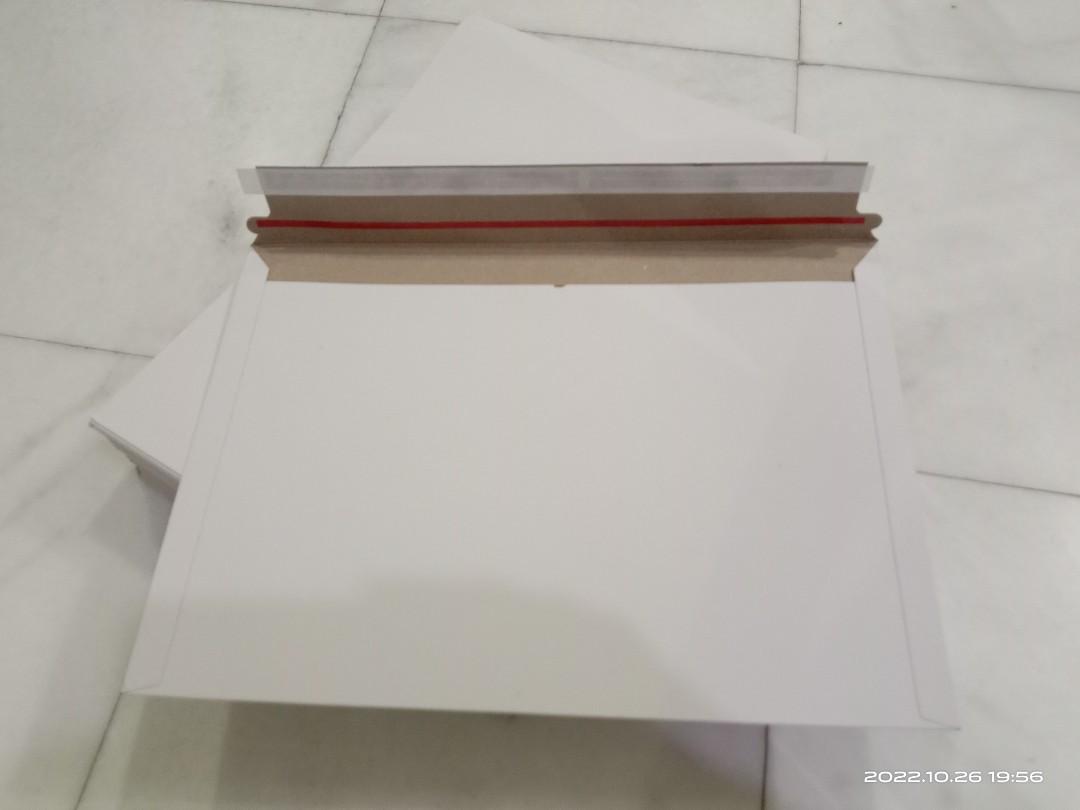 Documents Envelope (Category: Stationery & School Supplies) located in Klang. Submitted by 045ju (Listing ID 1192969417, Image 2). Description: White Cardboard Envelope A4 size: 32.5cm x 23.5cm (55 pcs) thickness: 300gsm A5 size: 24cm x 16cm (5 Pcs) thickness: 250gsm prefer self collect. postage method at own risk..