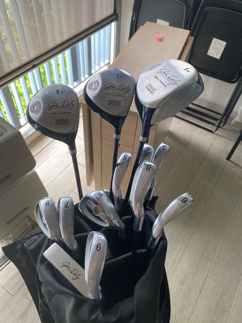 Dunlop Golf Set, Sports Equipment, Sports  Games, Golf on Carousell