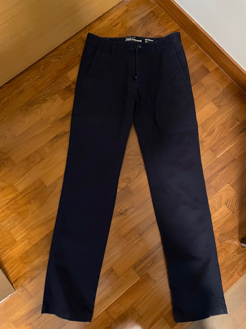 Giordano Navy Blue Chinos, Men's Fashion, Bottoms, Chinos on Carousell