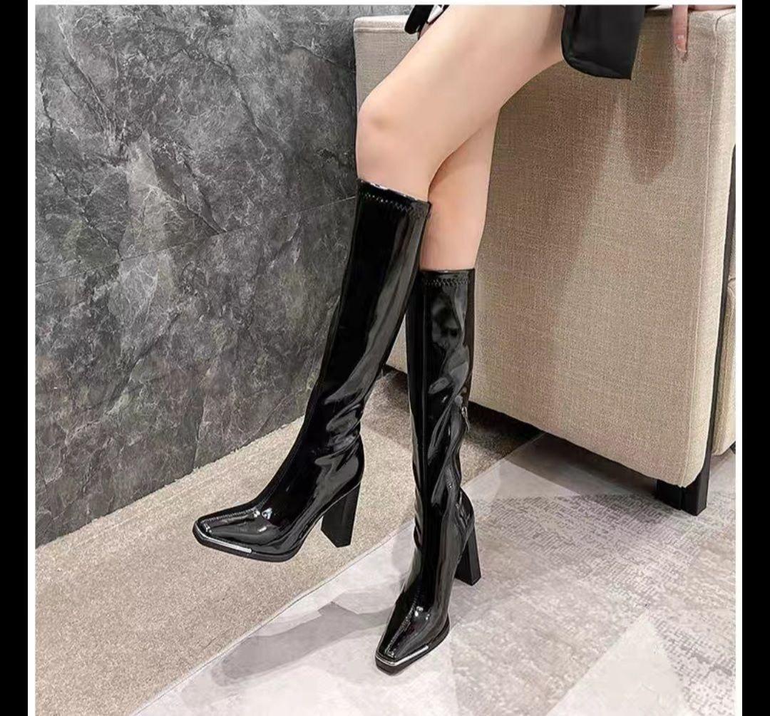 Glossy shop leather boots