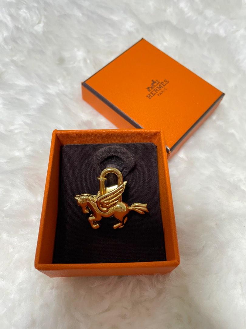 Hermes Pegasus 1993 Cadena Lock Bag Charm Silver Small Good – AMORE Vintage  Tokyo