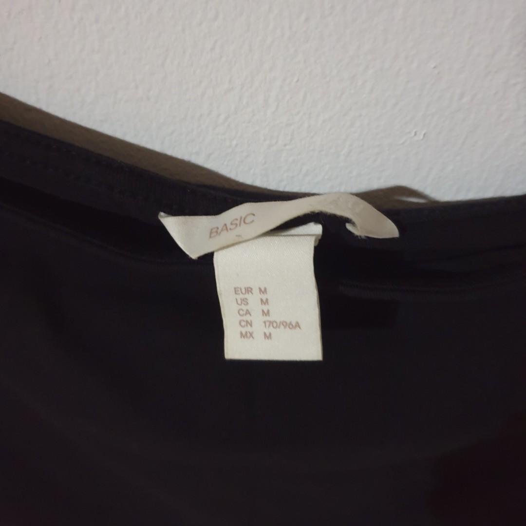 H&M Offshoulder Blouse (Category: Blouses) located in Valenzuela. Submitted by phase2shop (Listing ID 1193010944, Image 2). Description: medium no flaws strechable.
