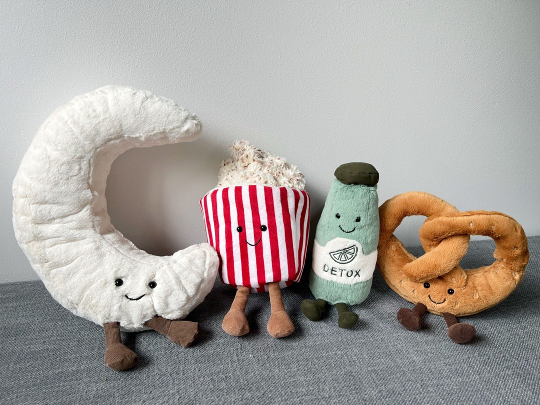 Jellycat Amuseable Popcorn Moon Heart Detox Pretzel, Hobbies & Toys