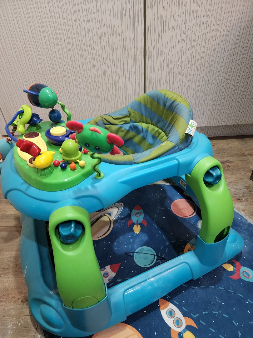 Little bean top baby walker