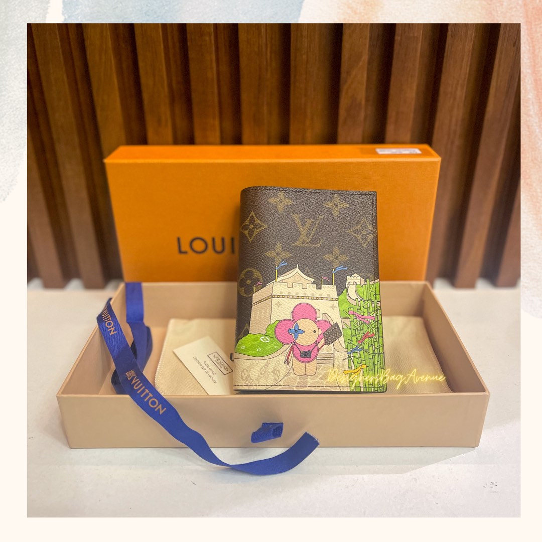 Louis Vuitton Passport Holder Monogram Limited Edition Blue Interior
