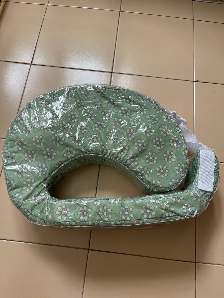 My Brest Friend nursing pillow, Babies & Kids, Nursing & Feeding