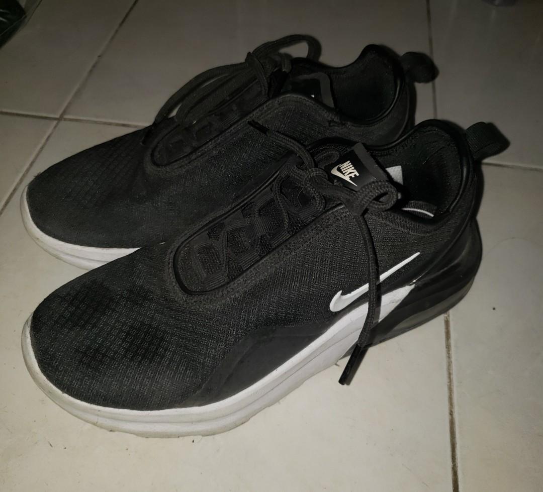 Nike air max on sale motion 2 women's black